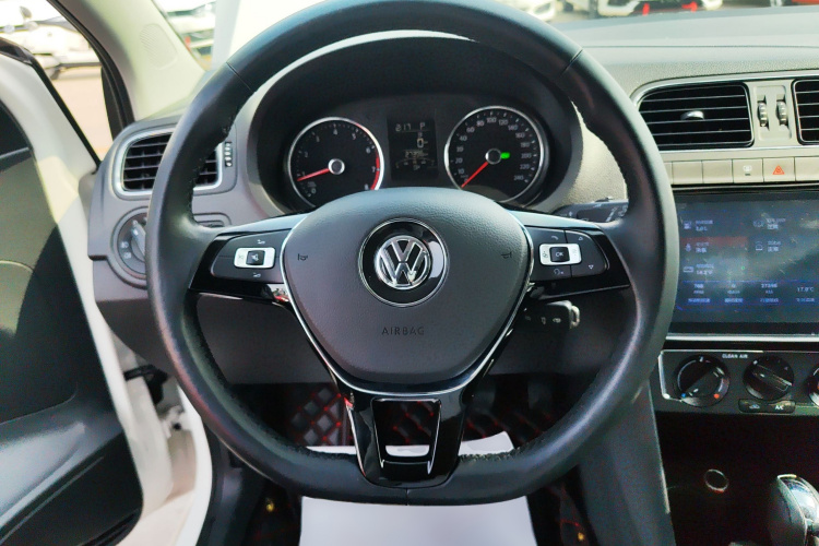 Volkswagen Polo 2018 صورة سيارة #15