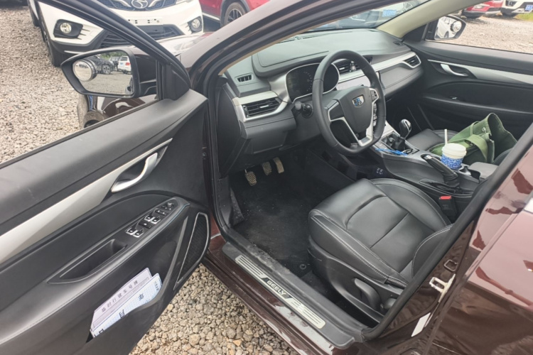 GEELY Emgrand 2019 car image #16