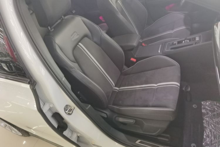 Volkswagen Golf 2022 car image #24