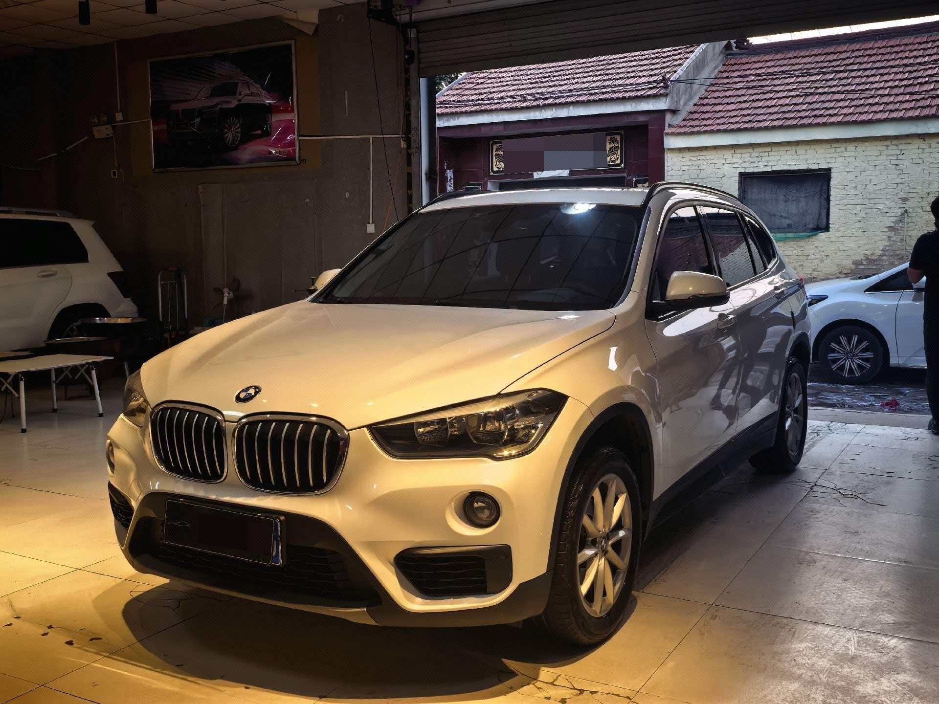 BMW X1 2019 BMW X1 2019 car image