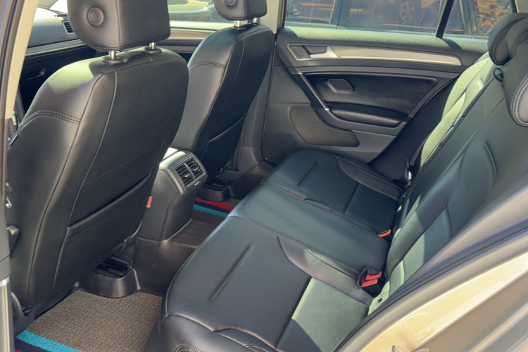 Volkswagen Golf 2016 car image #13