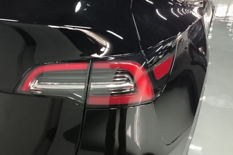 Tesla Model Y 2021 #8 Tesla Model Y 2021 car image #8