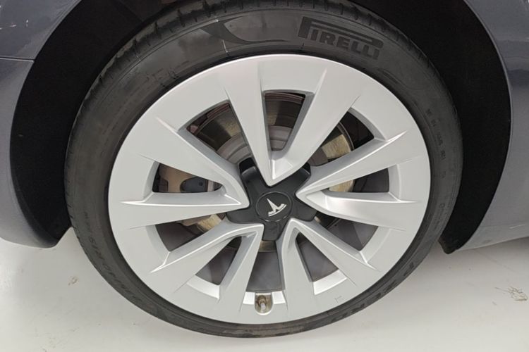 Tesla Model 3 2021 car image #4