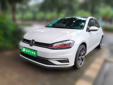 Volkswagen Golf 2019 Volkswagen Golf 2019 صورة سيارة