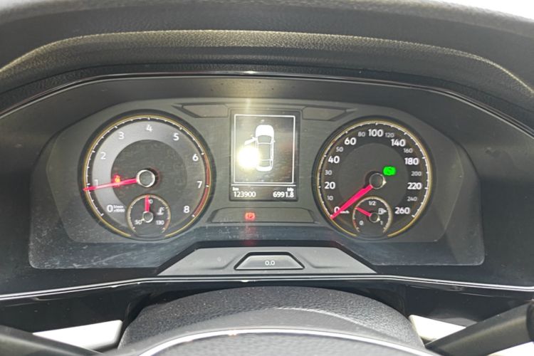 Volkswagen Lavida 2019 car image #12