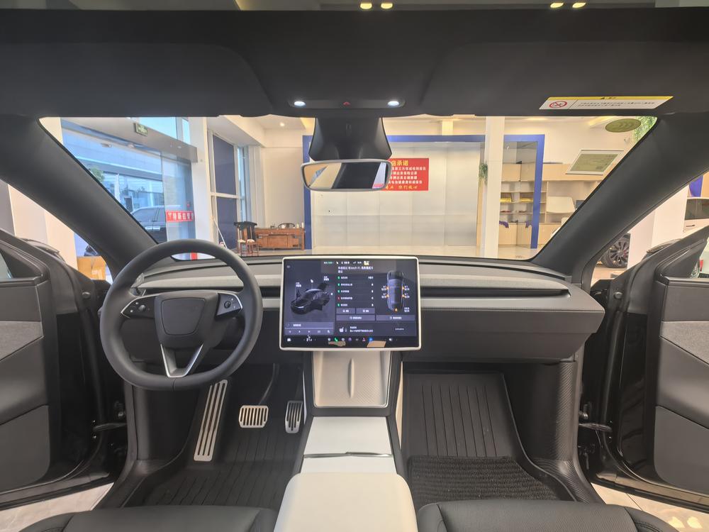 Tesla Model Y 2026 car image #7