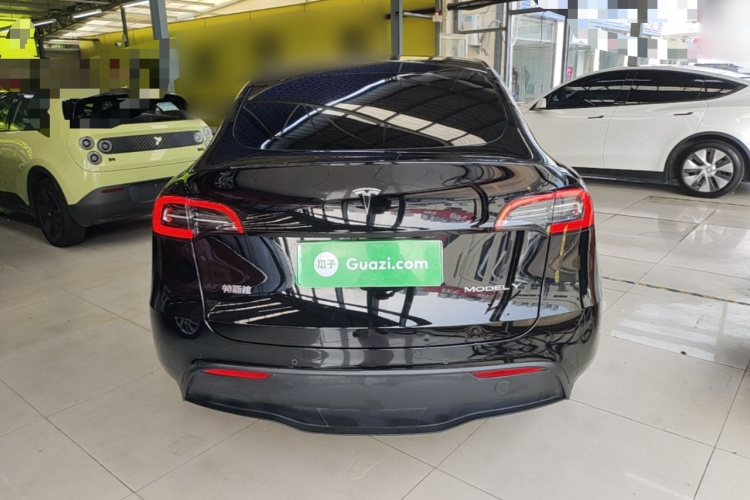 Tesla Model Y 2023 #6 Tesla Model Y 2023 car image #6