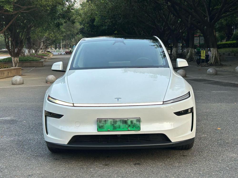 Tesla Model Y 2025 #2 Tesla Model Y 2025 immagine di auto #2