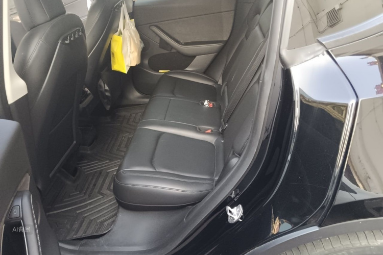 Tesla Model Y 2021 #19 Tesla Model Y 2021 car image #19