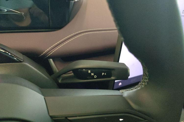 MI SU7 2025 car image #14
