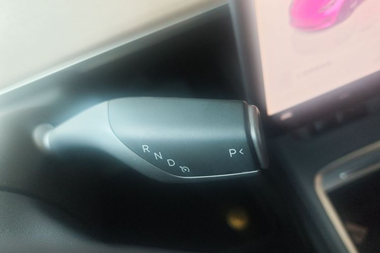Tesla Model 3 2022 car image #14
