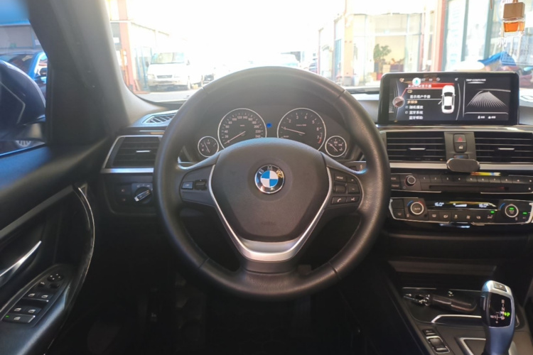 BMW 3 Series 2017 #15 BMW 3 Series 2017 car image #15
