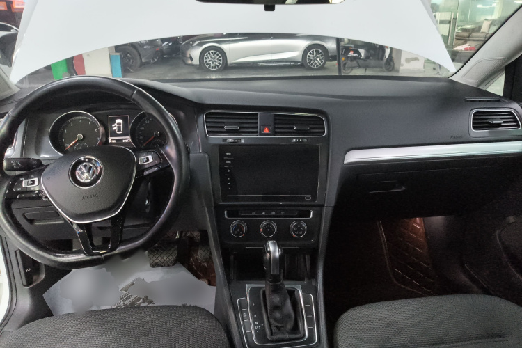 Volkswagen Golf 2020 imagen de coche #10