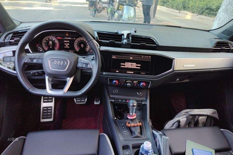 Audi Q3 2025 car image #11