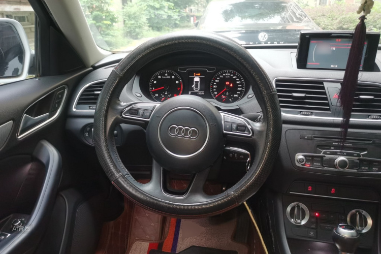 Audi Q3 2014 #12 Audi Q3 2014 car image #12