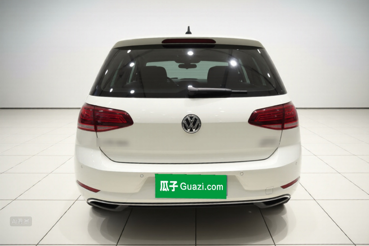 Volkswagen Golf 2020 car image #6