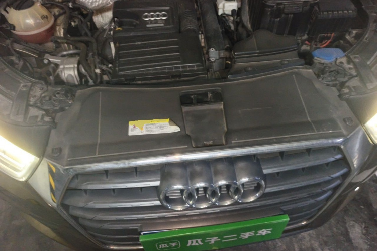 Audi Q3 2018 car image #18