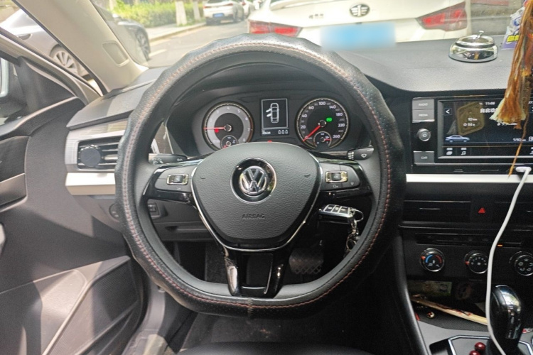 Volkswagen Lavida 2019 #11 Volkswagen Lavida 2019 car image #11