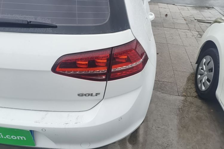Volkswagen Golf 2017 car image #8