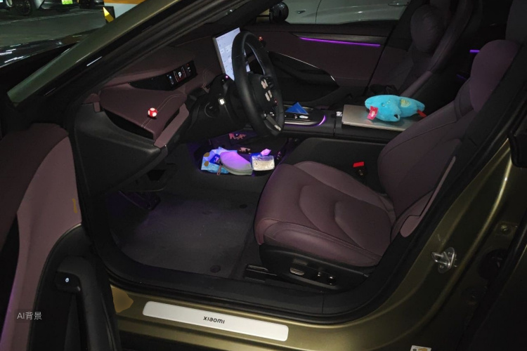 MI SU7 2025 immagine di auto #18