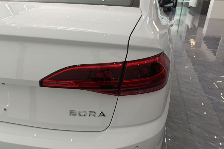 Volkswagen Bora 2026 car image #8