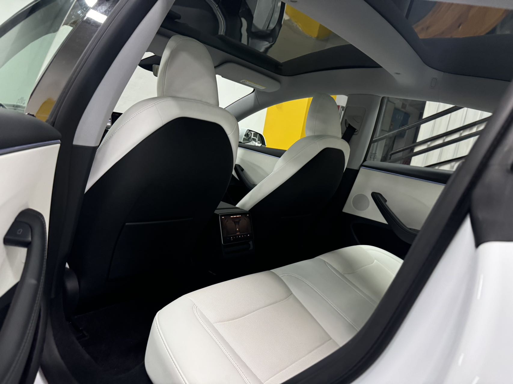 Tesla Model 3 2025 #2 Tesla Model 3 2025 car image #2