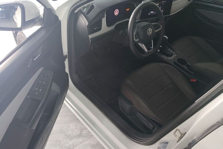 Volkswagen Bora 2024 car image #16