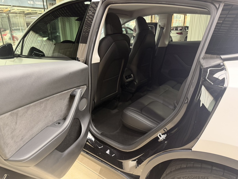 Tesla Model Y 2022 car image #5