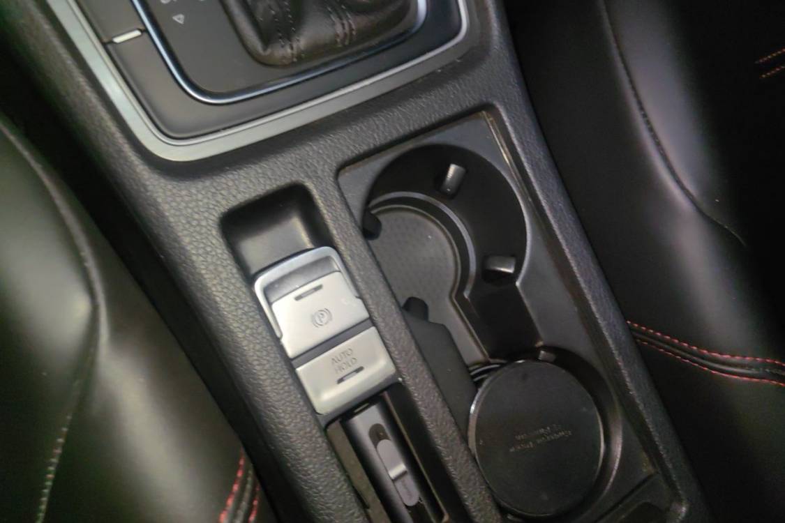 Volkswagen Golf 2015 car image #28