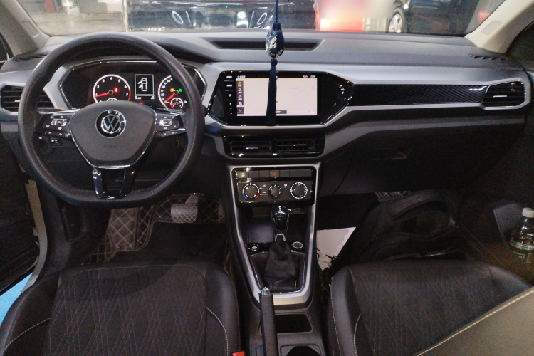 Volkswagen T-Cross 2021 immagine di auto #11