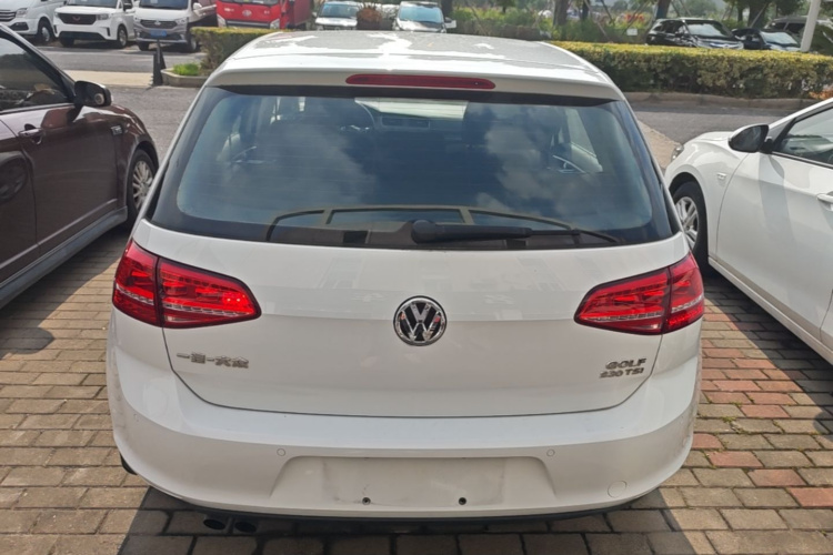 Volkswagen Golf 2016 car image #6