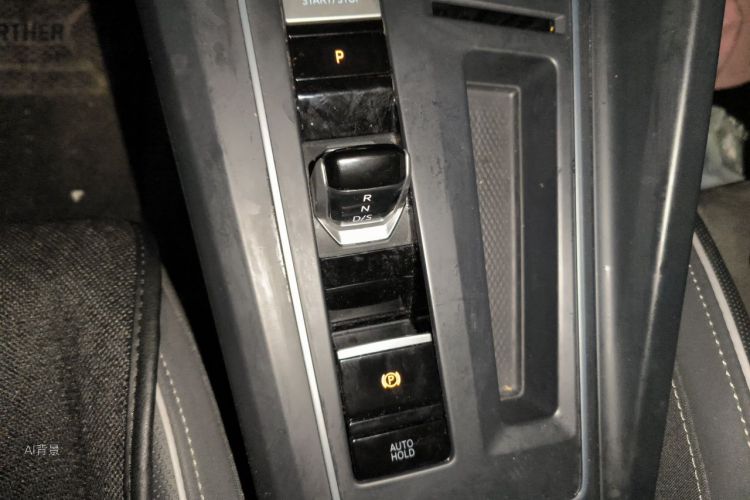 Volkswagen Golf 2021 car image #16