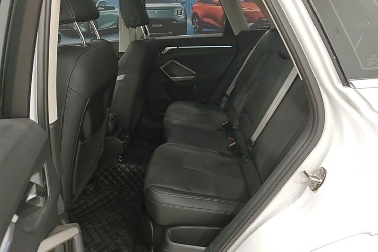 Audi Q3 2023 car image #17