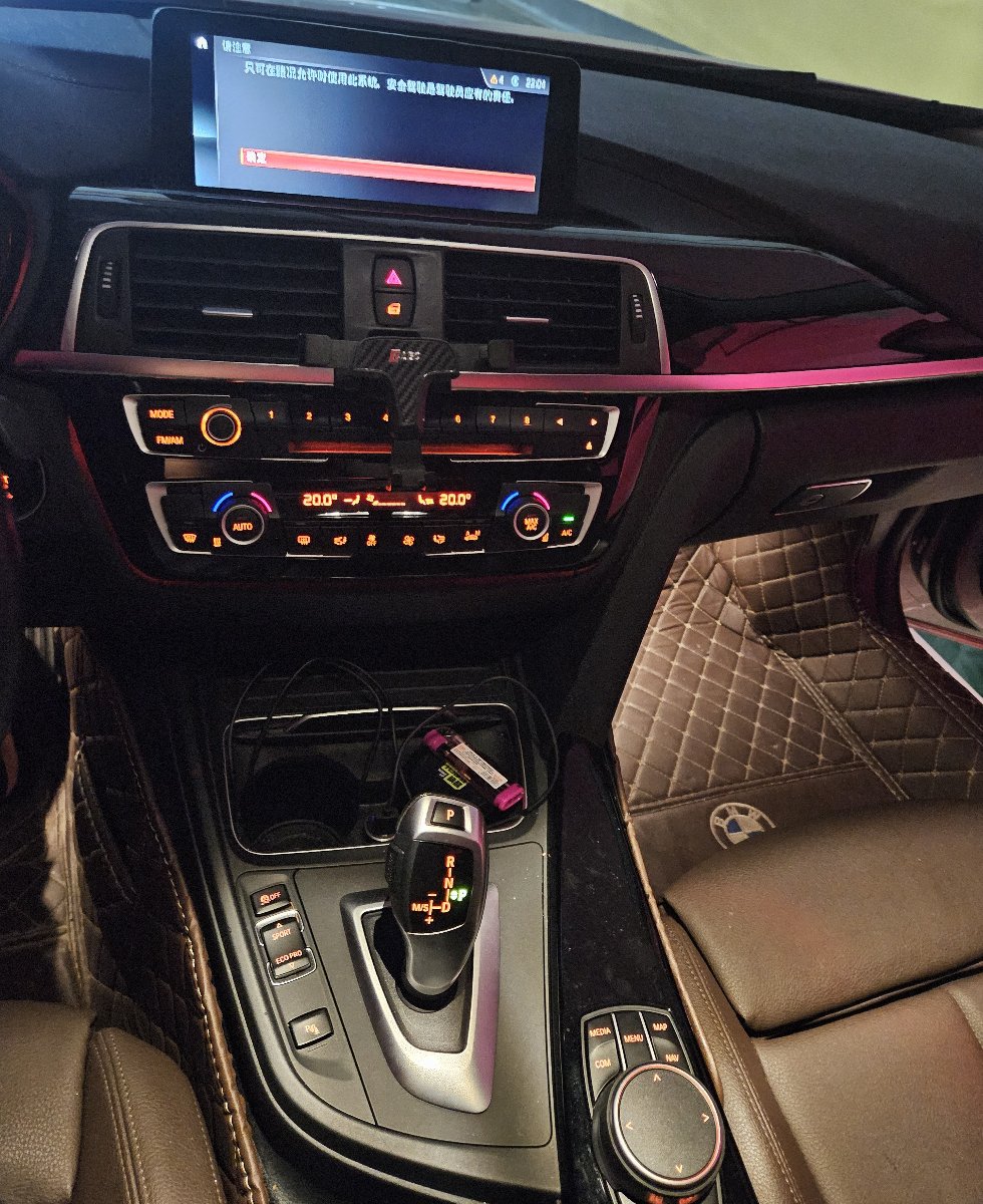 BMW 3 Series 2019 immagine di auto #8
