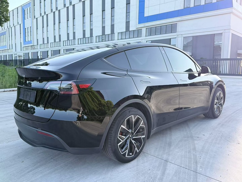 Tesla Model Y 2023 #8 Tesla Model Y 2023 car image #8