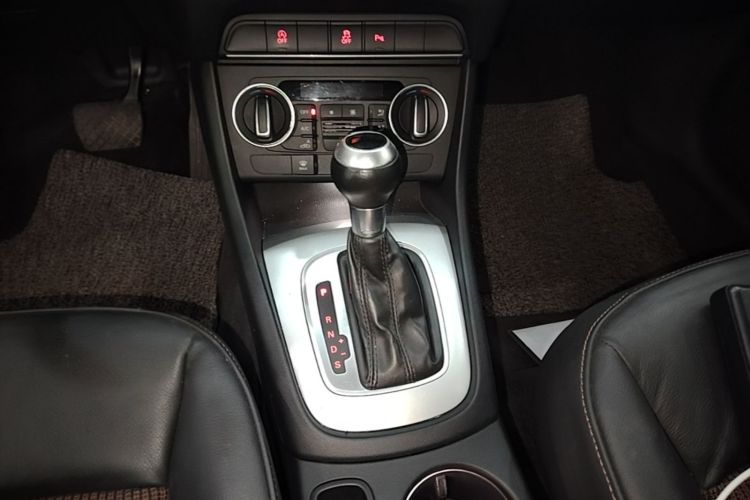 Audi Q3 2016 immagine di auto #14