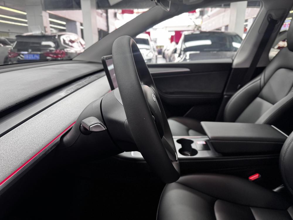 Tesla Model Y 2023 #12 Tesla Model Y 2023 car image #12