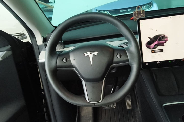 Tesla Model Y 2023 #11 Tesla Model Y 2023 car image #11