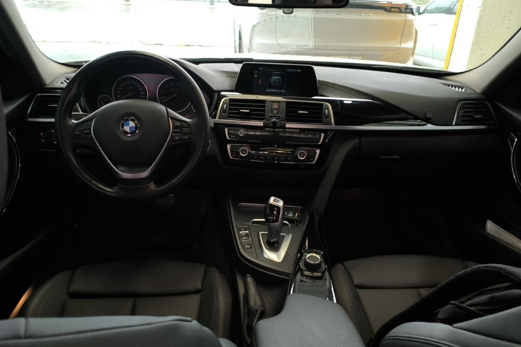 BMW 3 Series 2017 #11 BMW 3 Series 2017 car image #11