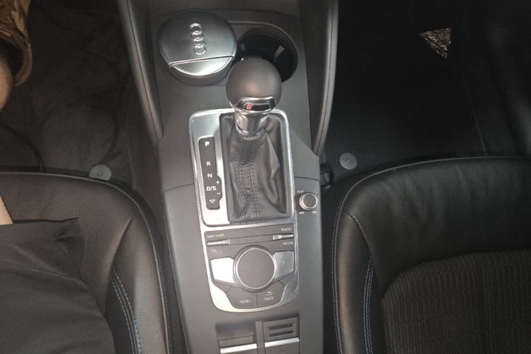 Audi A3 2019 car image #14
