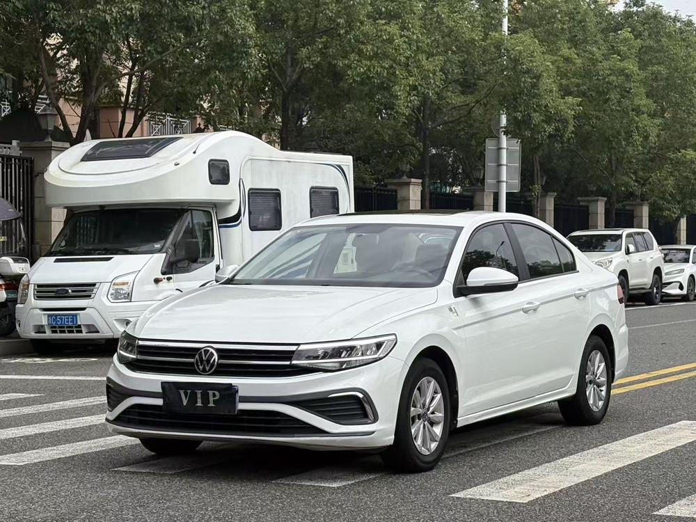 Volkswagen Bora 2023 immagine di auto 