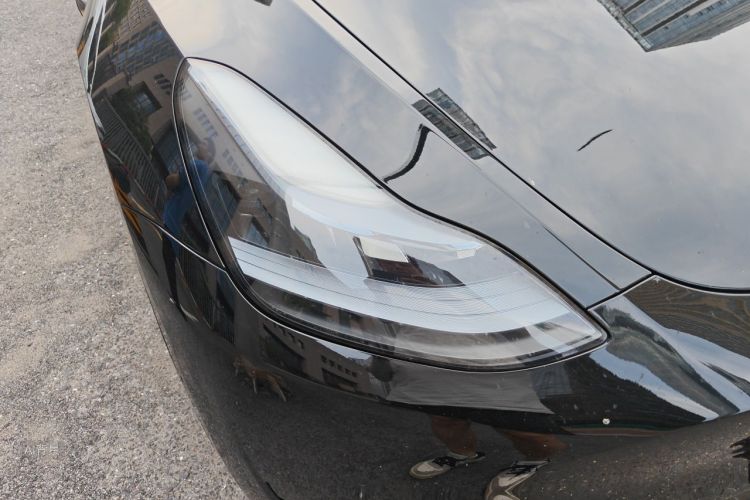 Tesla Model Y 2023 car image #8