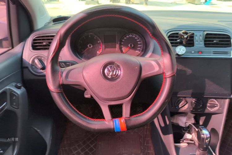 Volkswagen Polo 2017 car image #12