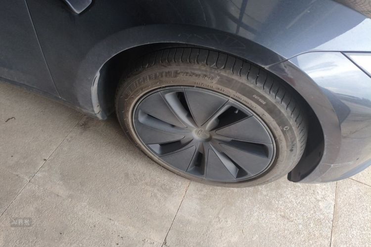Tesla Model 3 2024 car image #9