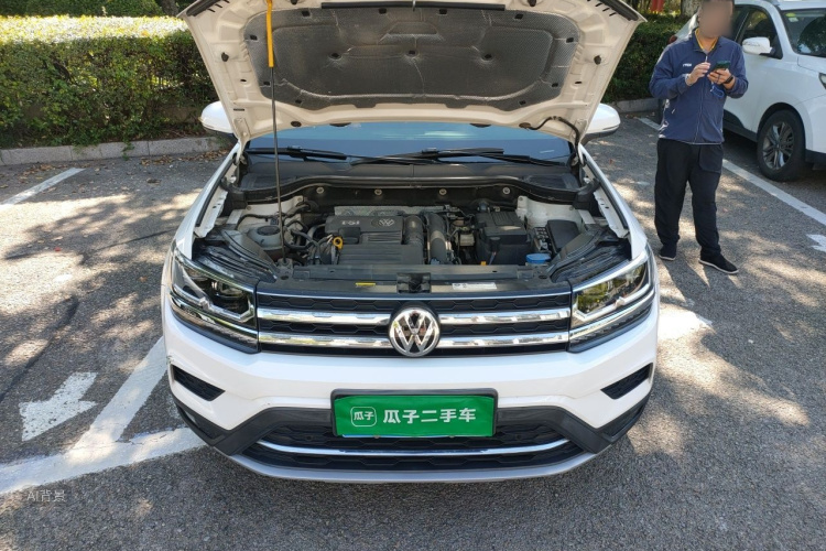 Volkswagen Tharu 2020 car image #22