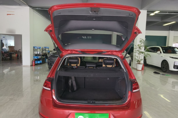 Volkswagen Golf 2020 car image #19