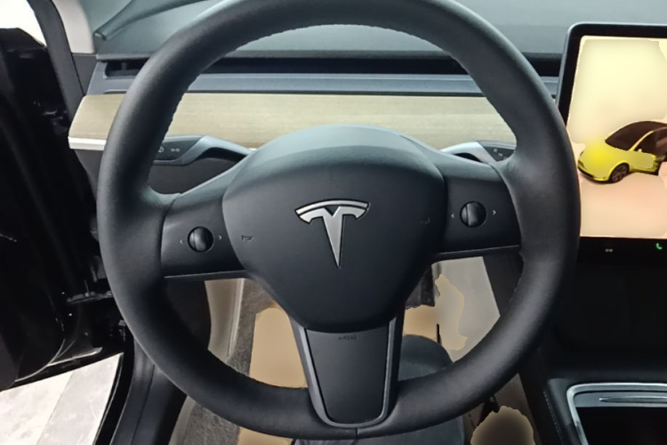 Tesla Model Y 2023 #15 Tesla Model Y 2023 car image #15