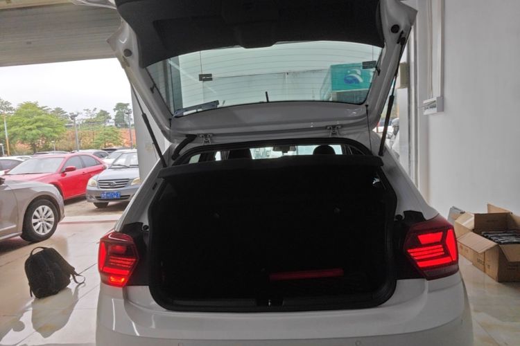 Volkswagen Polo 2020 car image #19