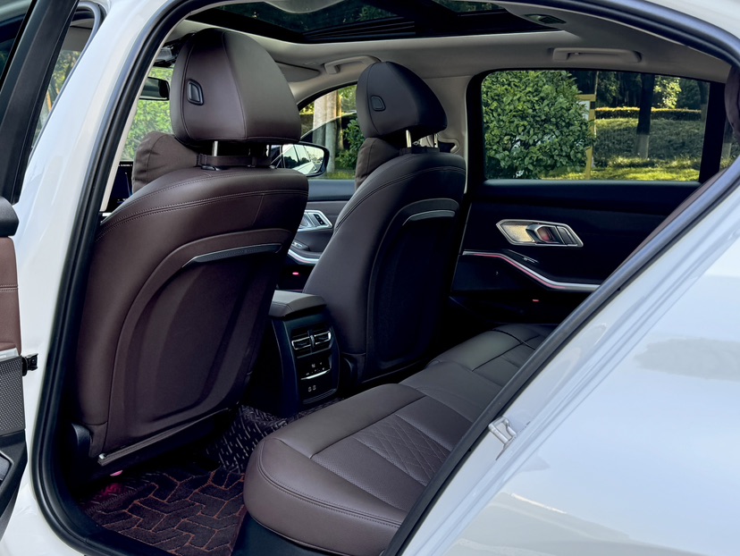 BMW 3 Series 2023 car image #6