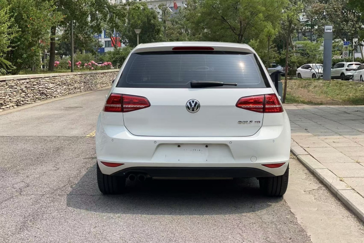 Volkswagen Golf 2015 car image #7